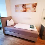 Conrad-b 01 By Rockchair L Superhost Status L Super Flat, 3 Bedrooms 2 Bathrooms Welcomes You!