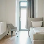 Conrad-b 01 By Rockchair L Superhost Status L Super Flat, 3 Bedrooms 2 Bathrooms Welcomes You! 아파트