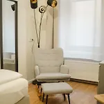 아파트 Conrad-b 01 By Rockchair L Superhost Status L Super Flat, 3 Bedrooms 2 Bathrooms Welcomes You! *