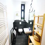 Conrad-b 01 By Rockchair L Superhost Status L Super Flat, 3 Bedrooms 2 Bathrooms Welcomes You! Apartment