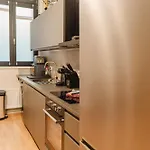 Apartment Conrad-b 01 By Rockchair L Superhost Status L Super Flat, 3 Bedrooms 2 Bathrooms Welcomes You! Berlin