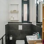 Conrad-b 01 By Rockchair L Superhost Status L Super Flat, 3 Bedrooms 2 Bathrooms Welcomes You! Apartment *