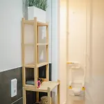 Conrad-b 01 By Rockchair L Superhost Status L Super Flat, 3 Bedrooms 2 Bathrooms Welcomes You! Apartment *