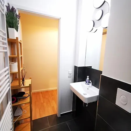 Conrad-b By Rockchair L Superhost Status L Super Flat, 3 Bedrooms 2 Bathrooms Welcomes You! Apartmán