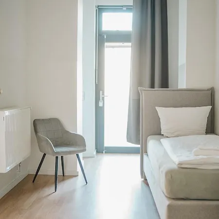 Conrad-b 01 By Rockchair L Superhost Status L Super Flat, 3 Bedrooms 2 Bathrooms Welcomes You! Apartman