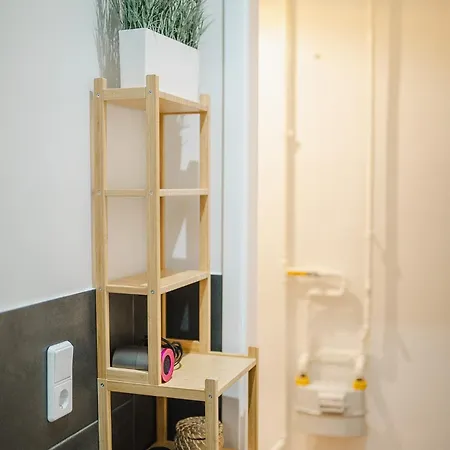 Conrad-b 01 By Rockchair L Superhost Status L Super Flat, 3 Bedrooms 2 Bathrooms Welcomes You! Апартаменты *