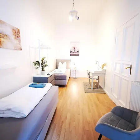 Conrad-b By Rockchair L Superhost Status L Super Flat, 3 Bedrooms 2 Bathrooms Welcomes You!